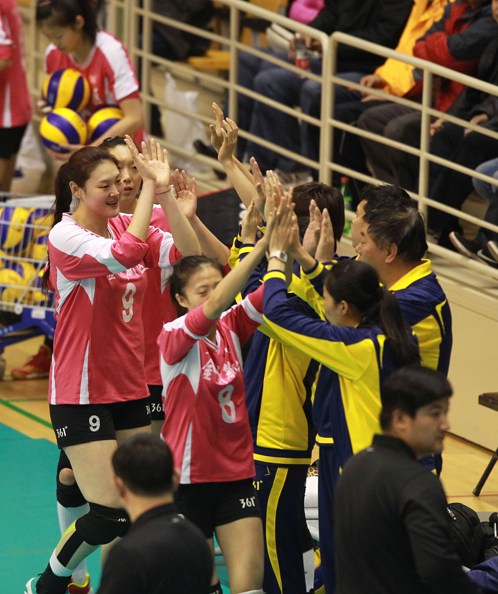 网页版直接进入大比分获胜引爆全场！，TheShy意外战胜FPX引发球迷热议(theshy精彩比赛)