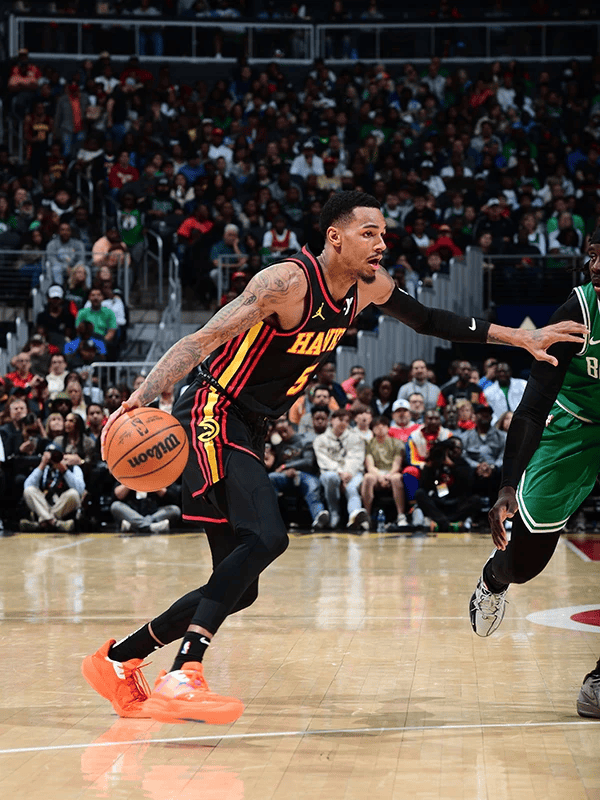 九游游戏大全穆雷连续二十场比赛得分超过重要助攻，湖人不断突破！全场沸腾不已的简单介绍