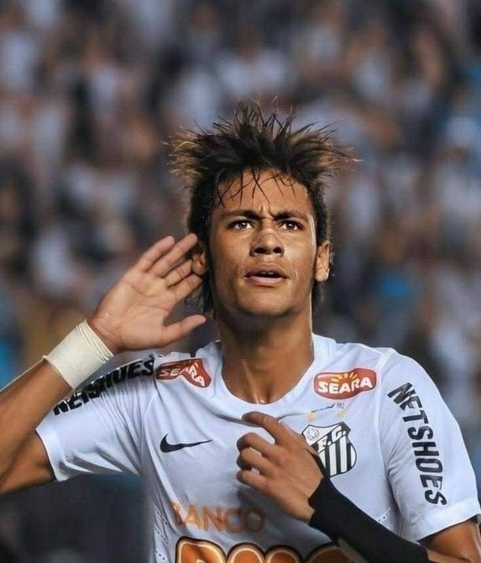 关于内马尔在巴塞罗那比赛中势不可挡，精彩发挥引发热议！的信息