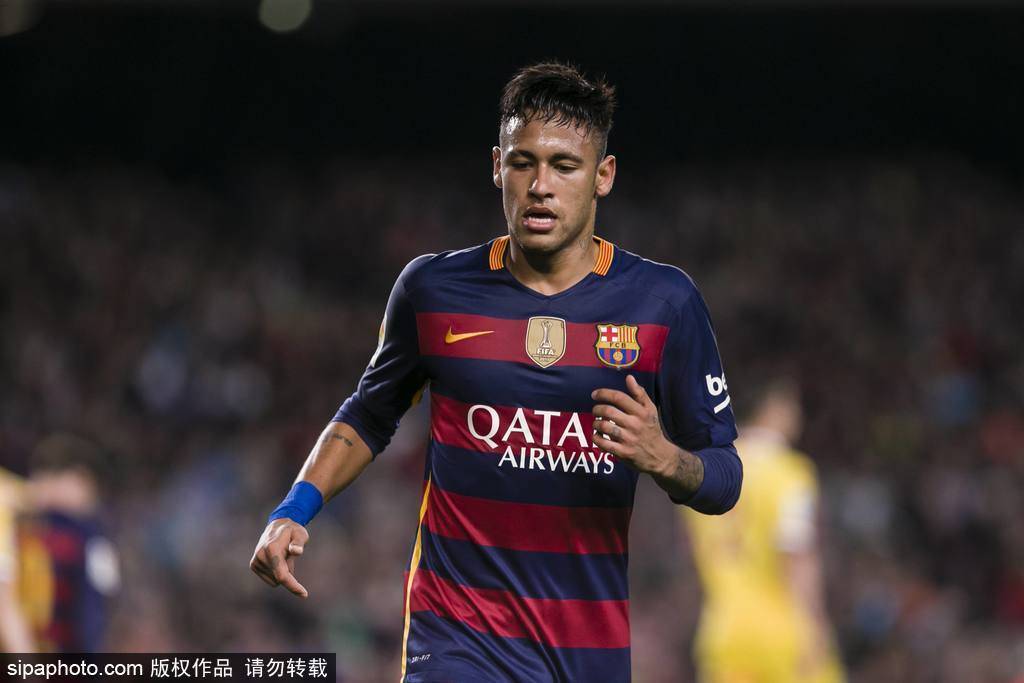 关于内马尔在巴塞罗那比赛中势不可挡，精彩发挥引发热议！的信息